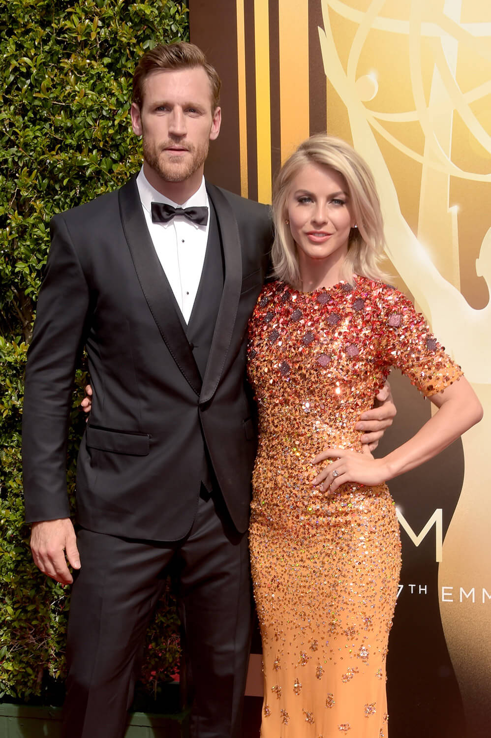 Julianne Hough And Brooks Laich Officially Finalize Divorce